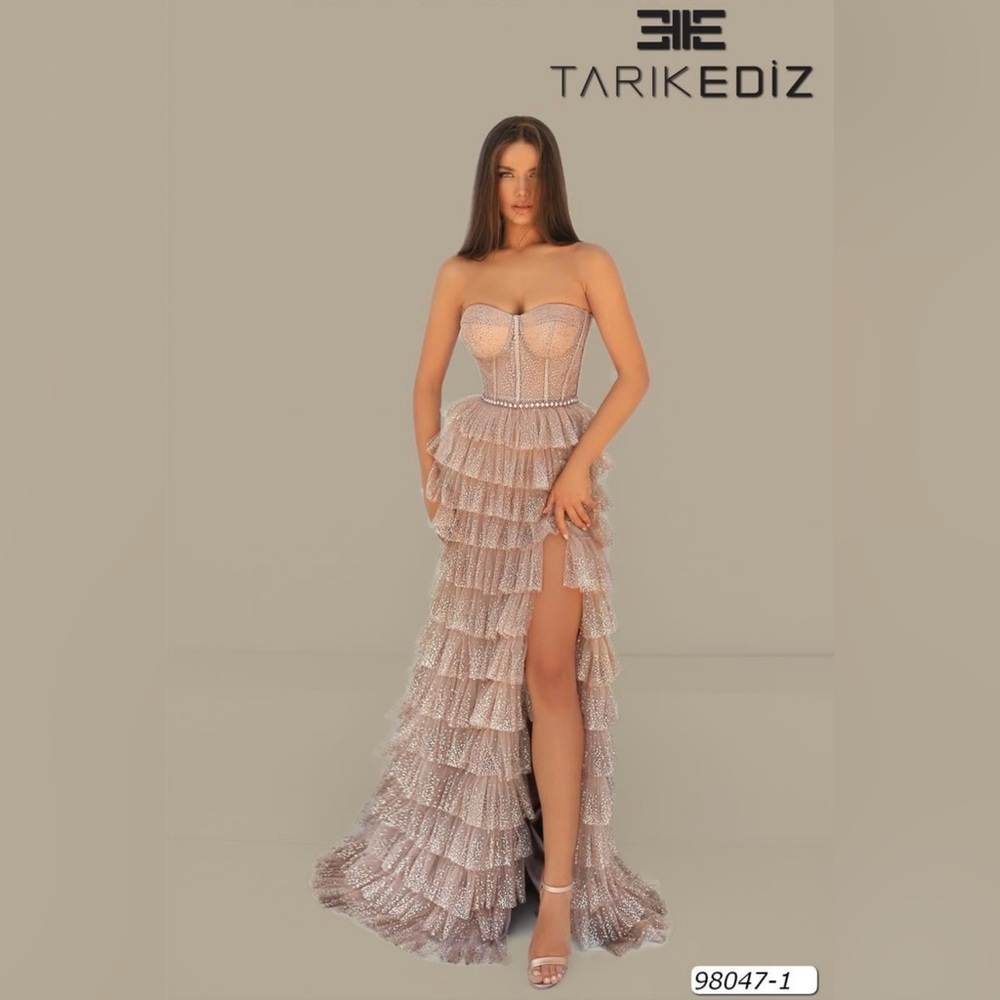 Tarik Ediz dress style number 98047
Size 6
Worn only once